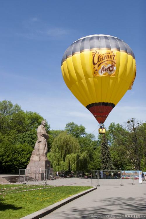 Monument to Ivan Franko and advertisement of the local chocolate 