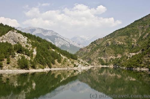 Komani lake