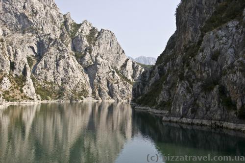 Komani lake