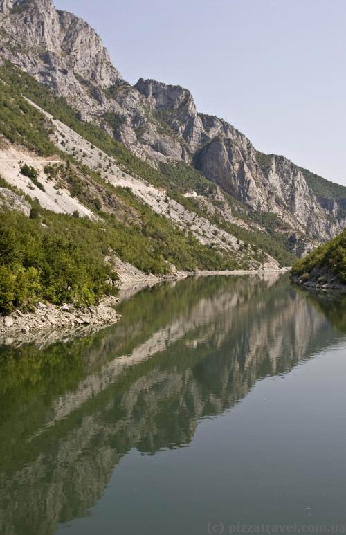 Komani lake