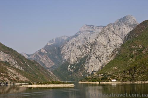 Komani lake