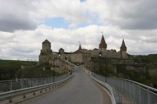 Brigde to the castle