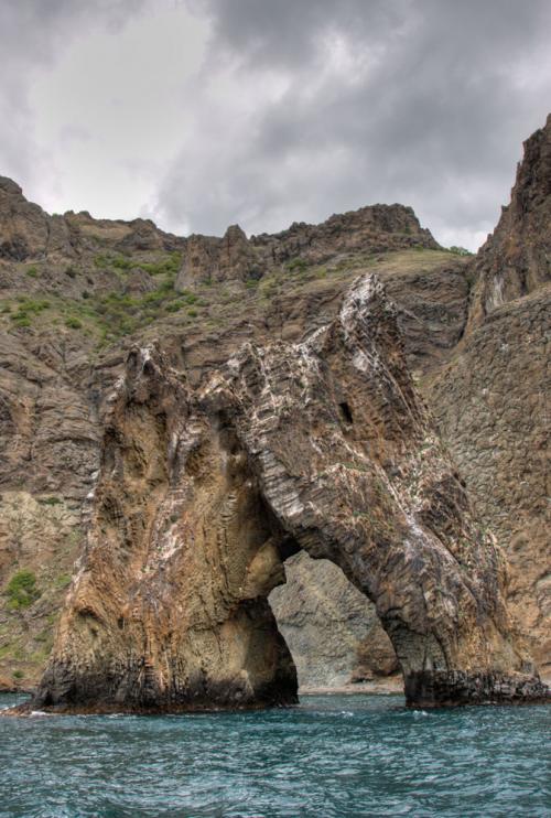 Zolotyje Vorota (Golden Gate) rock