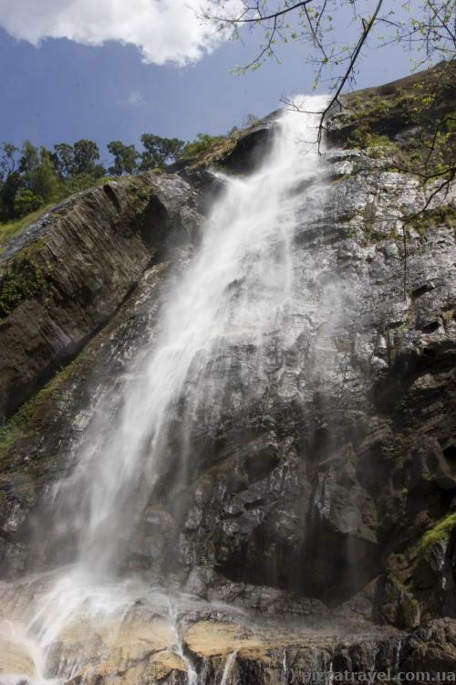 Diyaluma Falls