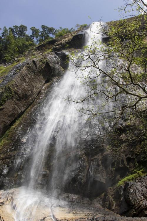 Diyaluma Falls