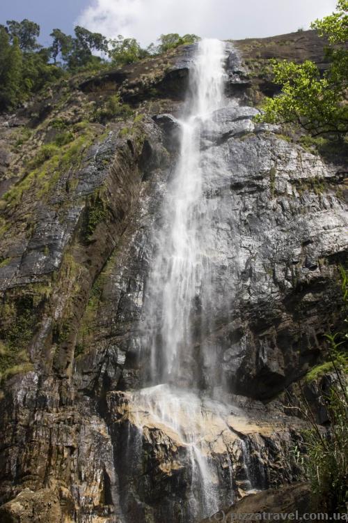 Diyaluma Falls