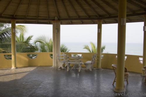 And this huge balcony, where we had dinner, too