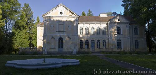 Fredro Palace in the Vyshnia village