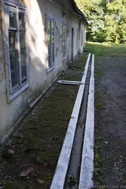 Interesting gutters in the outhouses