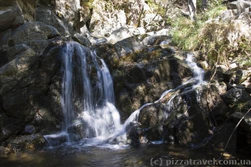 Small waterfalls on the Caledonia Trail