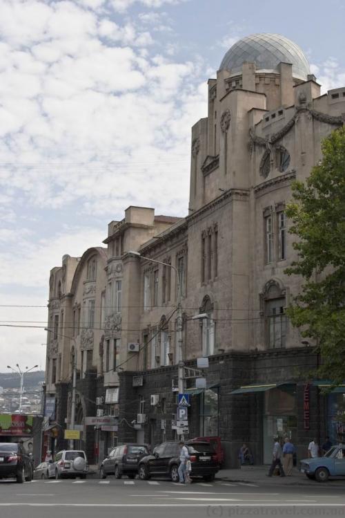 Building near the Rustaveli metro station