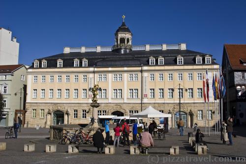 Town Palace (1742-45)