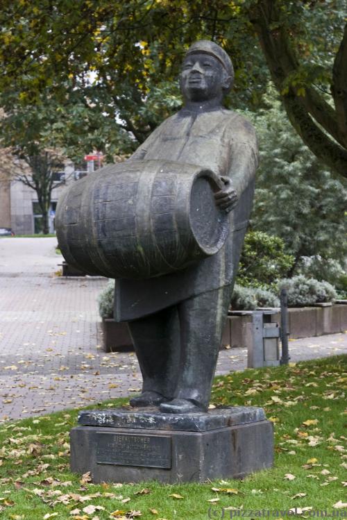 Carrier of beer (Bierkutscher)