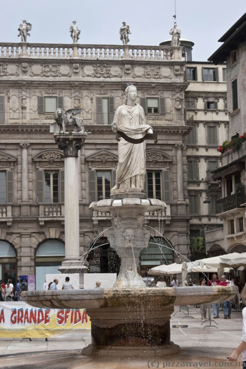 Fountain on the Piazza delle Erbe