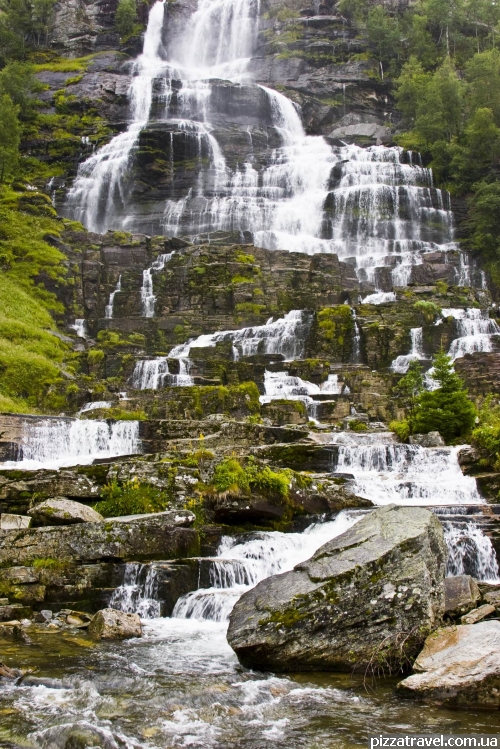 Tvindefossen Waterfall