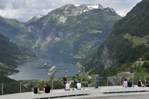 Flydalsjuvet observation deck