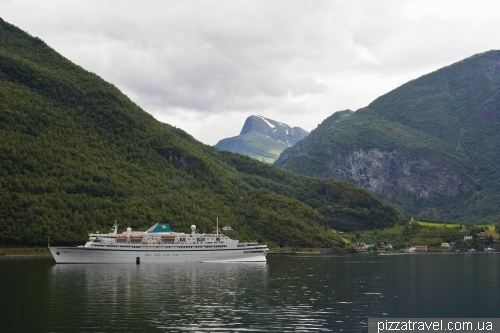 Cruise on the Sognefjord