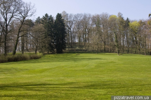 Park between the Hardenberg palace and castle