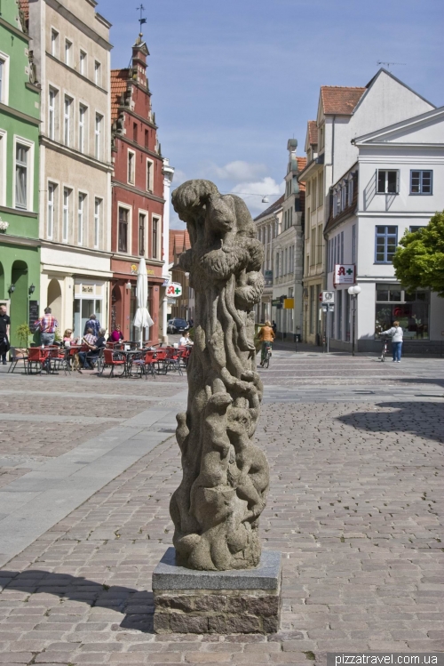 Strange sculpture in Gustrow