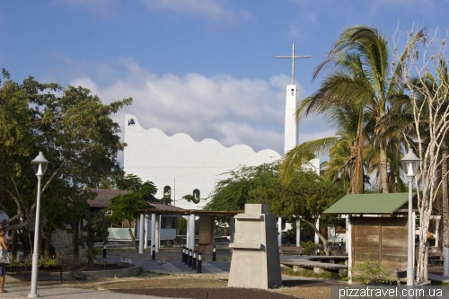 Church in Puerto Villamil