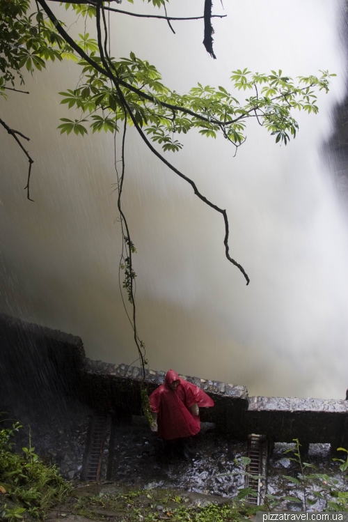 Водопад Pailon del Diablo