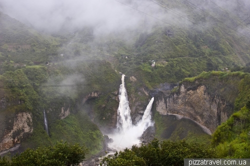 Водопад Cascada de Agoyan