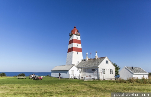 The lighthouse in the village of Alnes