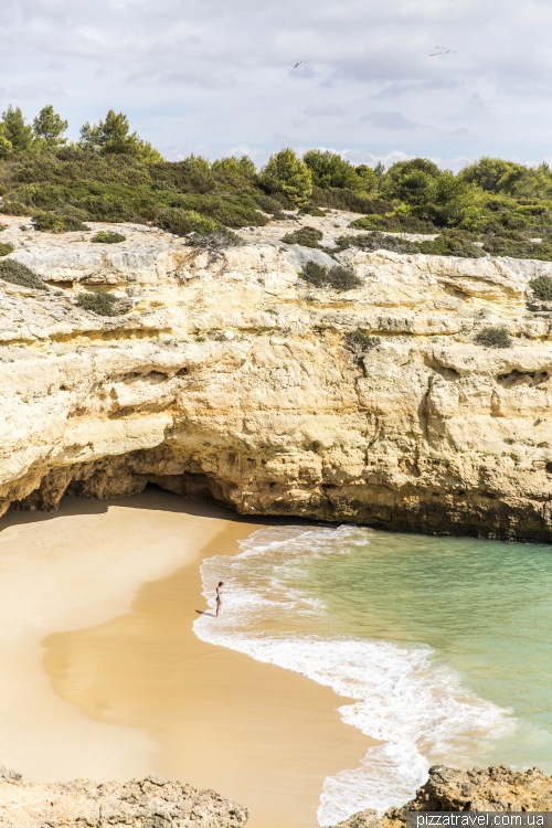 Albandeira beach