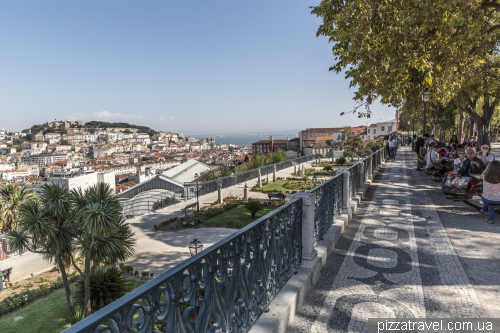 Lisbon, Miradouro São Pedro de Alcântara