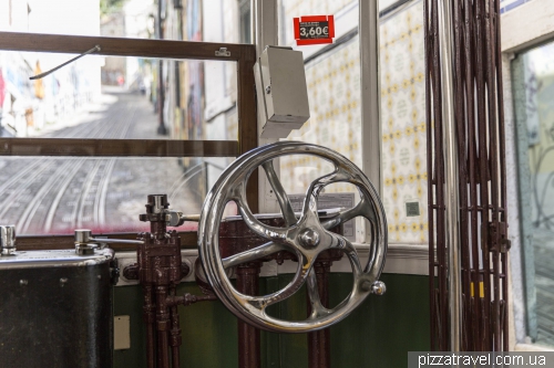 Lisbon, Lavra Funicular