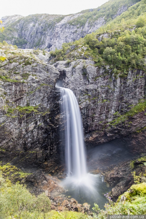 Monafossen waterfall