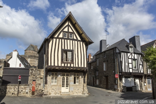 Fougeres