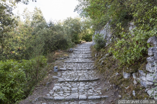 The abandoned village of Oppede-le-Vieux