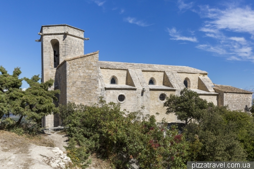 The abandoned village of Oppede-le-Vieux