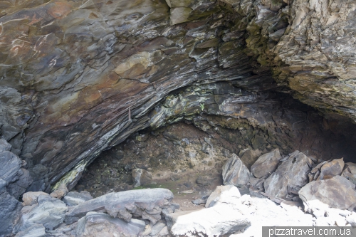 Ana Kai Tangata Cave