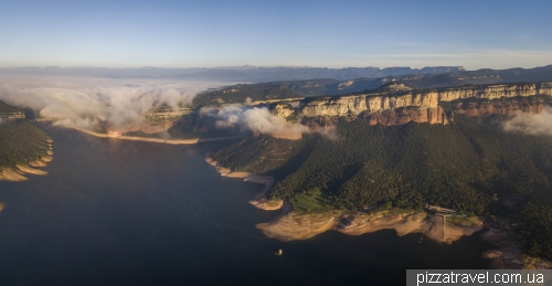 Tavertet cliffs and sunken village of San Roma de Sau