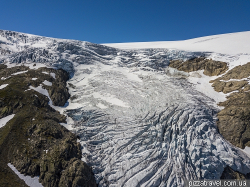 Buerbreen Glacier