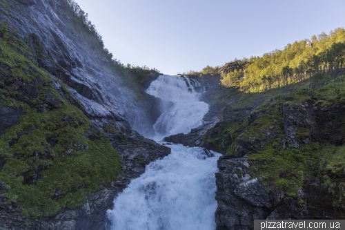 Водоспад Кьосфосен (Kjosfossen)