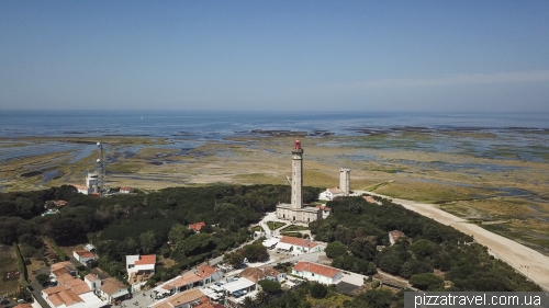 Маяк Бален (Phare des Baleines)