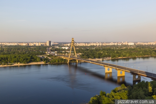 Вид на Північний міст в Києві