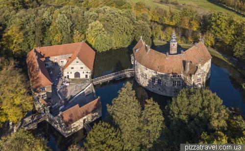 Замок Вішерінг (Wasserburg Vischering)