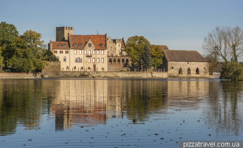 Flechtingen water castle