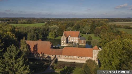 Замок Хюльсхоф (Burg Huelshoff)