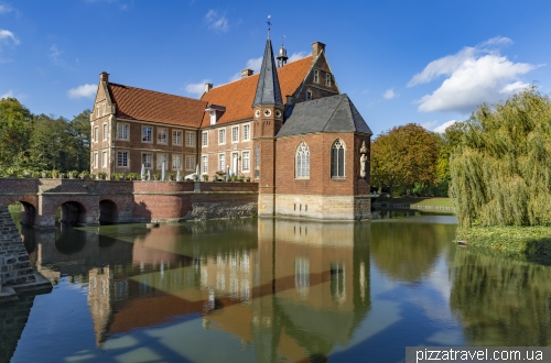 Замок Хюльсхоф (Burg Huelshoff)