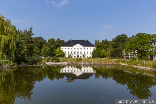 Castle Gross Schwansee