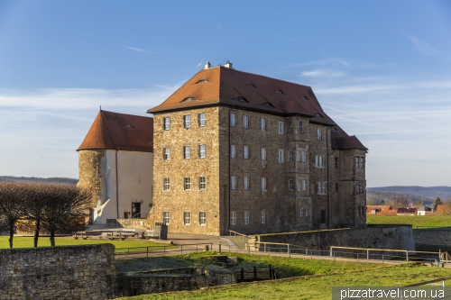 Замок Хельдрунген (Burg Heldrungen)