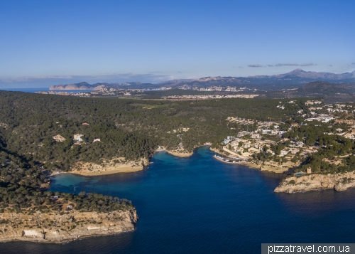 Пляж Порталс Велс (Cala Portals Vells)