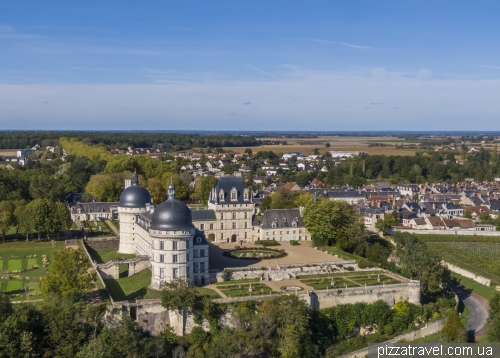 Valencay Castle (Chateau de Valencay)