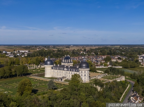 Valencay Castle (Chateau de Valencay)