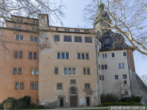 Дворец и парк Зондерсхаузен (Schloss Sondershausen)